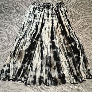 Metro Wear Black and Gray Pleated Maxi Skirt